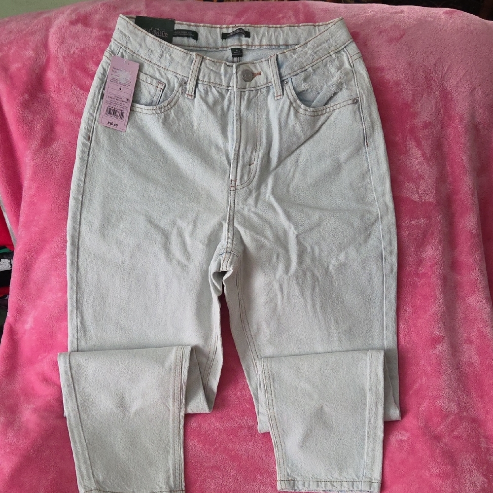 Women's (4) Wild Fable High-Rise Tapered Jeans